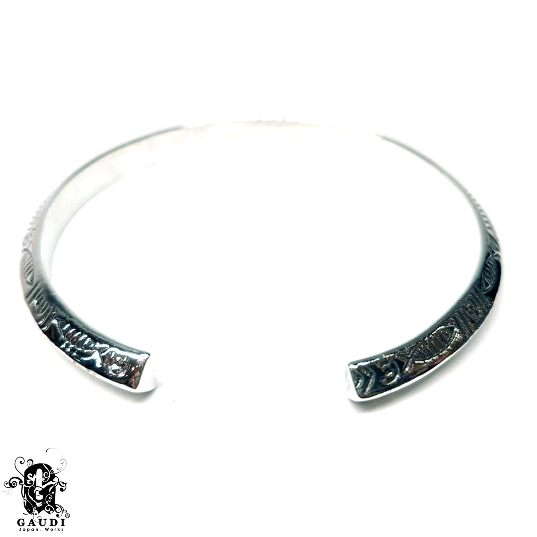 THB-74940 [Amulet Engrave Cuff]