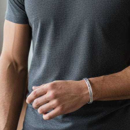 THB-74940 [Amulet Engrave Cuff]