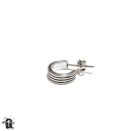 THE-70000 [Ribbed Huggie Studs]